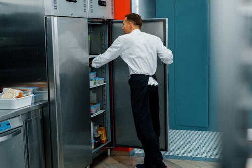 How to Choose a Reach-In Refrigerator for Your Restaurant