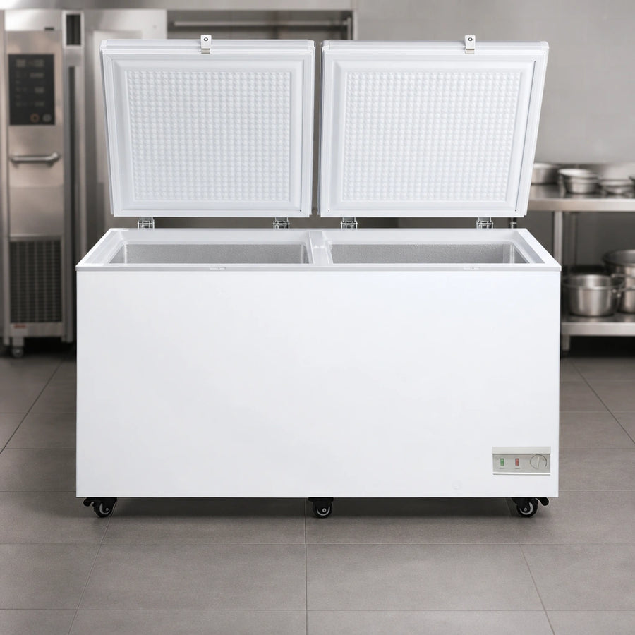 Two Solid Hinged Locking Lids