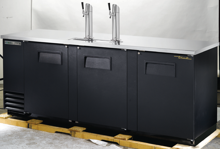 Product image #5 for True TDD-4-HC 90-Inch Draft Beer Cooler with 4 Half-Barrel Keg Capacity and 2 Columns