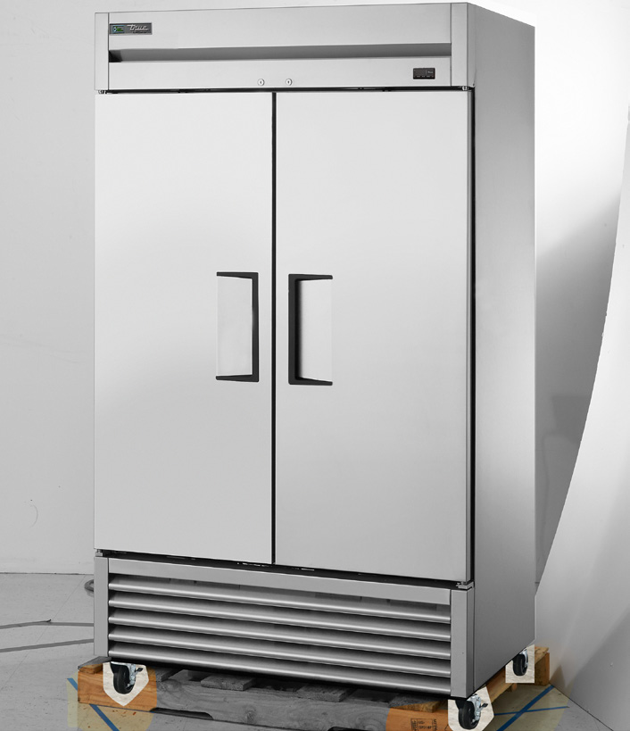 Product image #5 for True T-43-HC Two-Section Reach-In Solid Swing Door Refrigerator, 47-Inch Wide