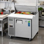 Thumbnail image #2 for Everest Refrigeration EPR1 One-Section Sandwich Prep Table, 35-5/8", 9 Cu. Ft., 8-Pan, Side-Mounted Self-Contained Refrigeration