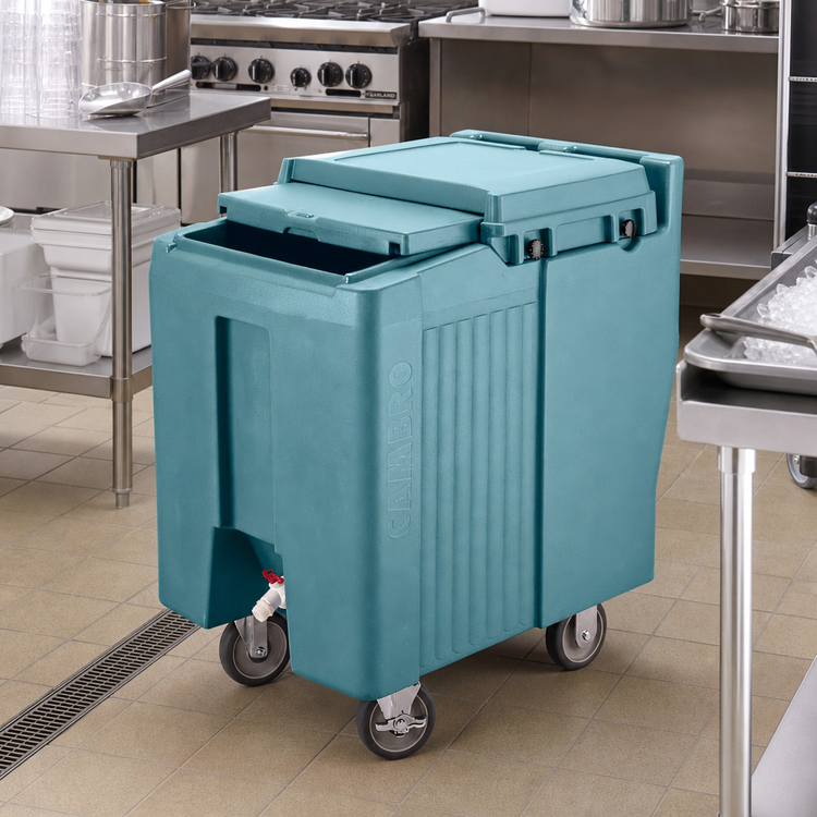 Product image #3 for Cambro SlidingLid Mobile Ice Caddy, 175 lb Capacity, Slate Blue