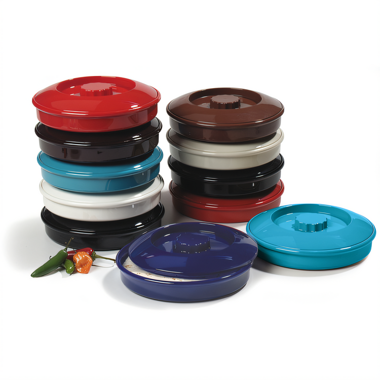 Product image #2 for Carlisle 7.5-Inch Interlocking Polypropylene Tortilla Server with Lid, Red