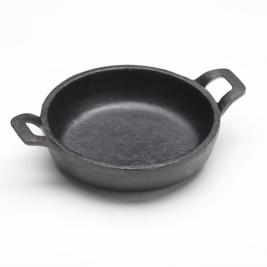 Product image #1 for American Metalcraft 8.5 oz Round Pre-Seasoned Cast Iron Casserole with Handles, Black