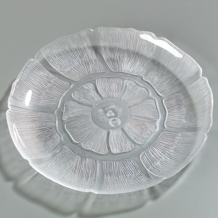 Product image #1 for Petal Mist 9-Inch Clear Round Scalloped Edge Polycarbonate Plate